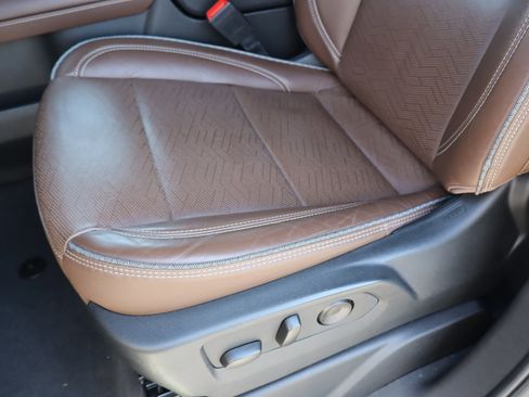 Used 2022 Chevrolet Tahoe High Country AWD/4WD image 19