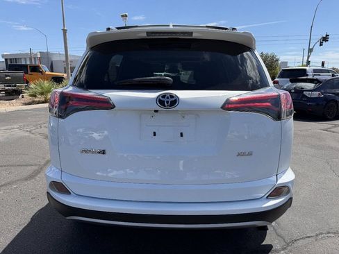 Used 2018 Toyota RAV4 XLE w/ Plus Extra Value Package FWD image 5