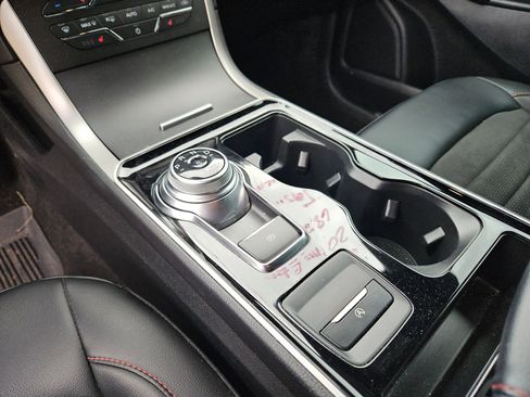 Used 2020 Ford Edge ST-Line w/ Cold Weather Package image 8