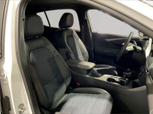 Used 2024 Buick Envista Preferred FWD image 28