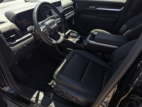 Used 2025 GMC Terrain Elevation w/ Elevation Premium Package AWD/4WD image 9