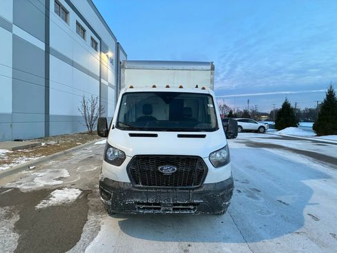 Used 2023 Ford Transit 350 DRW RWD image 2