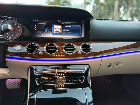 Used 2018 Mercedes-Benz E 300 image 18