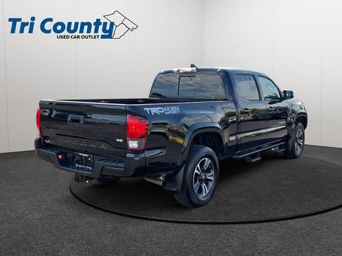 Certified 2019 Toyota Tacoma TRD Sport AWD/4WD image 8