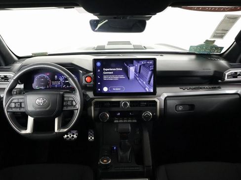Used 2025 Toyota Tacoma TRD Sport AWD/4WD image 8