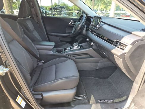 Used 2024 Mitsubishi Outlander ES AWD/4WD image 23