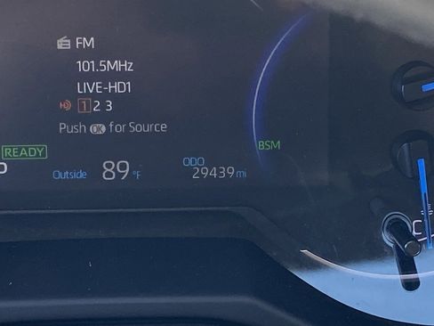 Used 2024 Toyota RAV4 SE w/ Convenience Package image 9