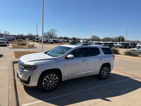 Used 2023 GMC Acadia Denali w/ Denali Ultimate Package image 4