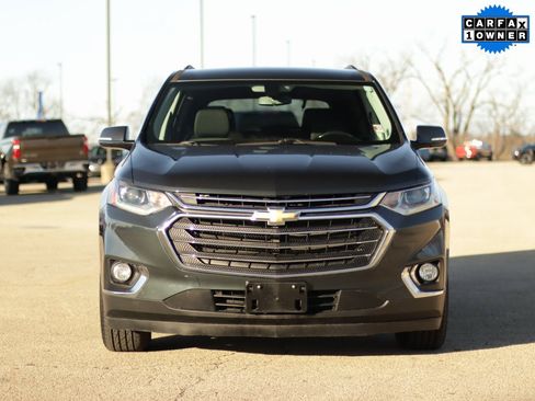 Used 2019 Chevrolet Traverse LT image 2