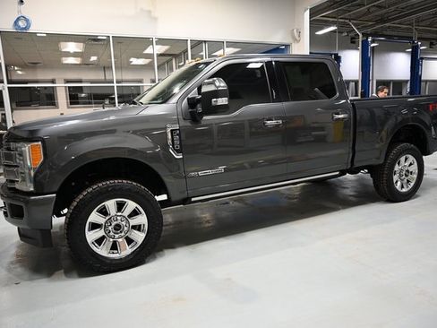 Used 2019 Ford F250 Platinum w/ Platinum Ultimate Package image 8