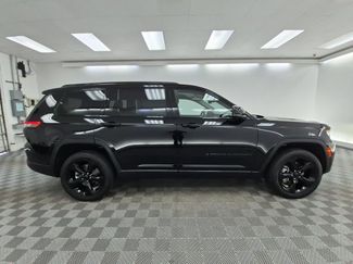 Used 2023 Jeep Grand Cherokee L Limited w/ Luxury Tech Group II AWD/4WD video 4
