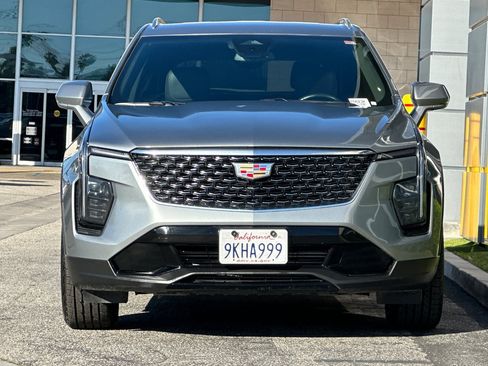 Used 2024 Cadillac XT4 Premium Luxury image 9