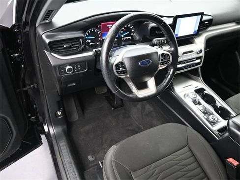 Used 2020 Ford Explorer XLT w/ Comfort Package image 15