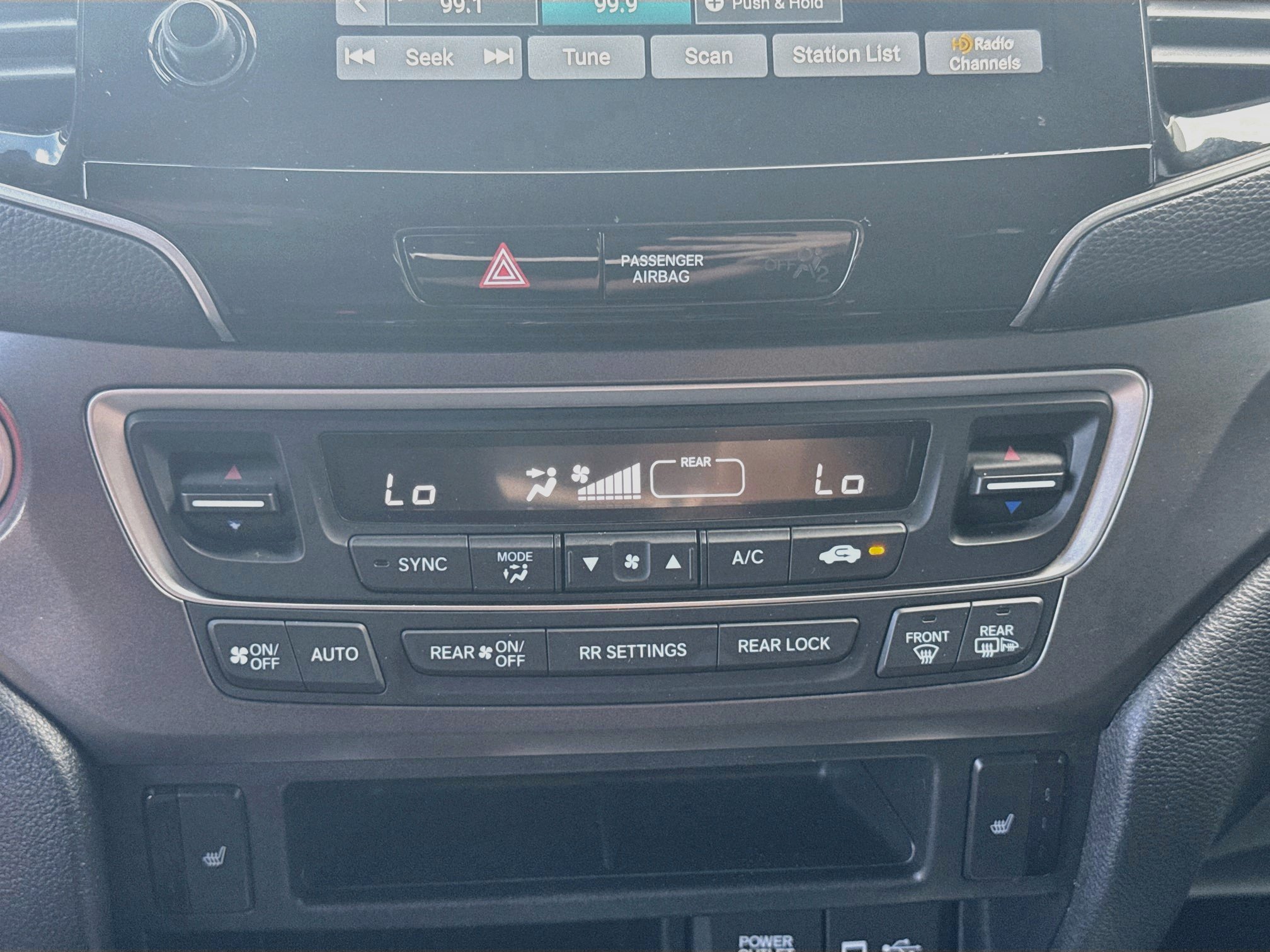 Used 2022 Honda Pilot Sport image 14