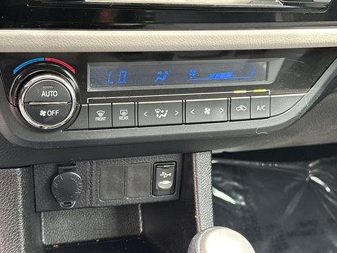 Used 2015 Toyota Corolla LE FWD image 21