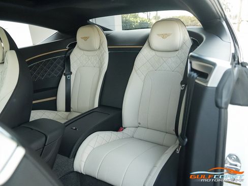 Used 2023 Bentley Continental GT V8 image 30