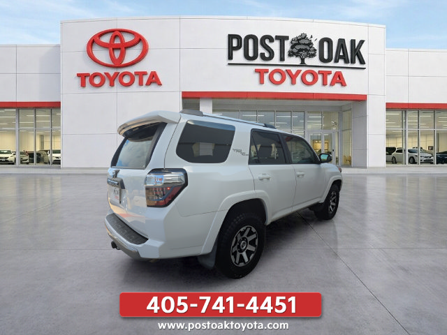 Used 2017 Toyota 4Runner TRD Off-Road Premium AWD/4WD image 8