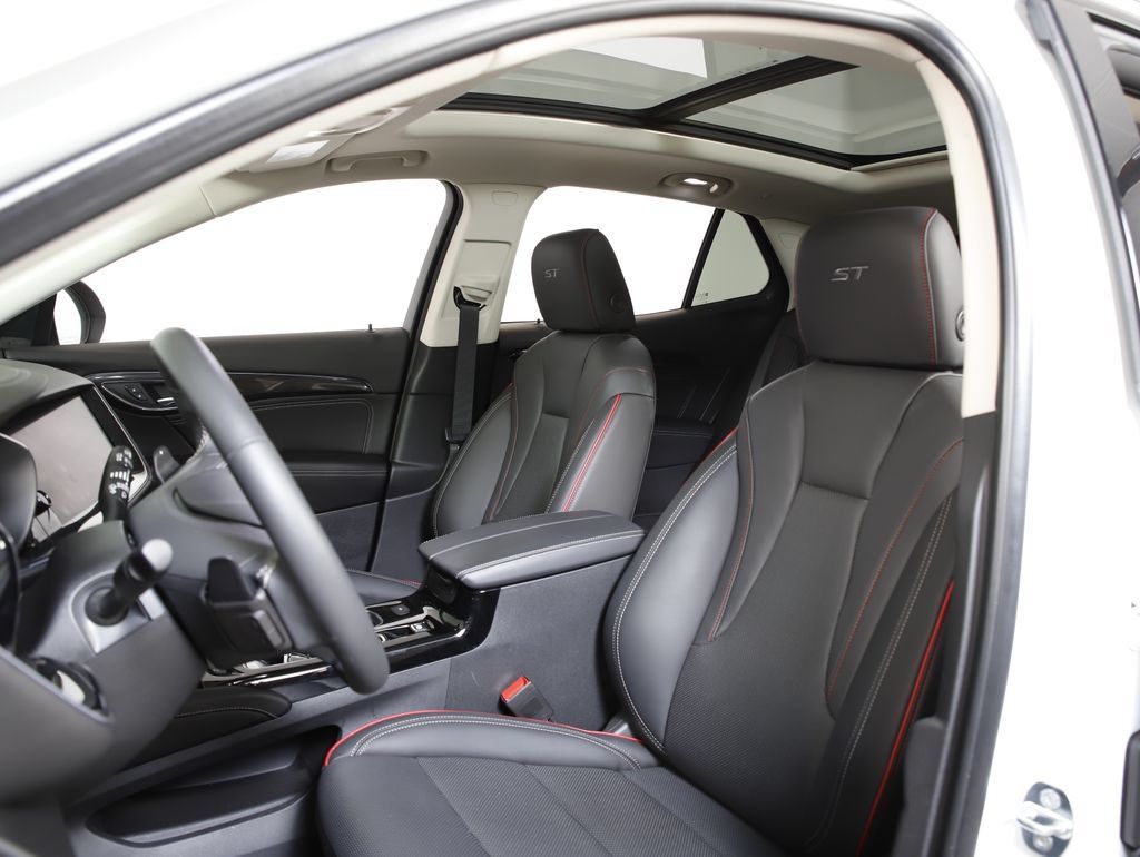 Used 2023 Buick Envision Essence w/ Sport Touring Package AWD/4WD image 26