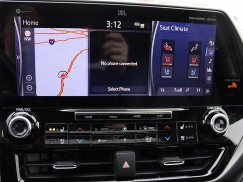 Used 2020 Toyota Highlander Limited image 30