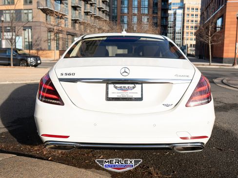 Used 2018 Mercedes-Benz S 560 4MATIC Sedan w/ Premium Package image 6