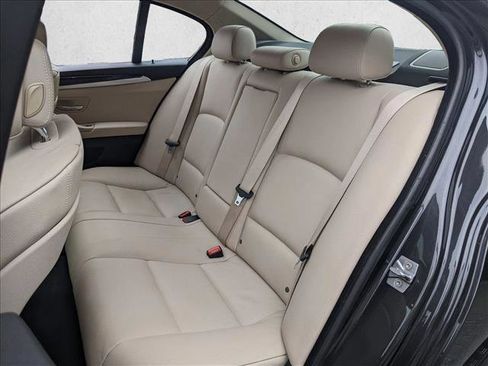 Used 2012 BMW 528i Sedan image 18