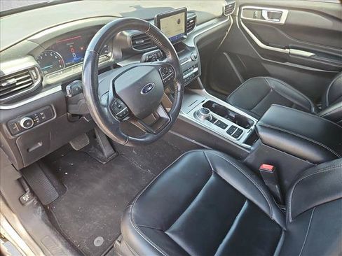 Used 2020 Ford Explorer XLT w/ Equipment Group 202A RWD image 13