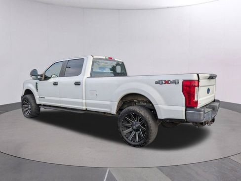 Used 2018 Ford F250 XL w/ Power Equipment Group AWD/4WD image 3