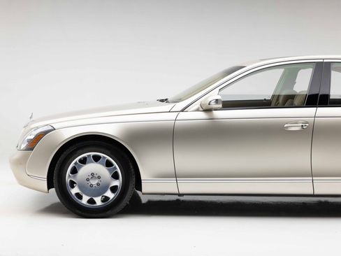 Used 2004 Maybach 57 RWD image 17