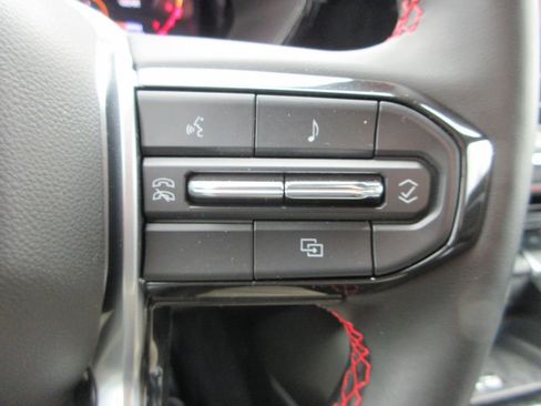 Used 2025 Chevrolet Colorado Z71 image 23