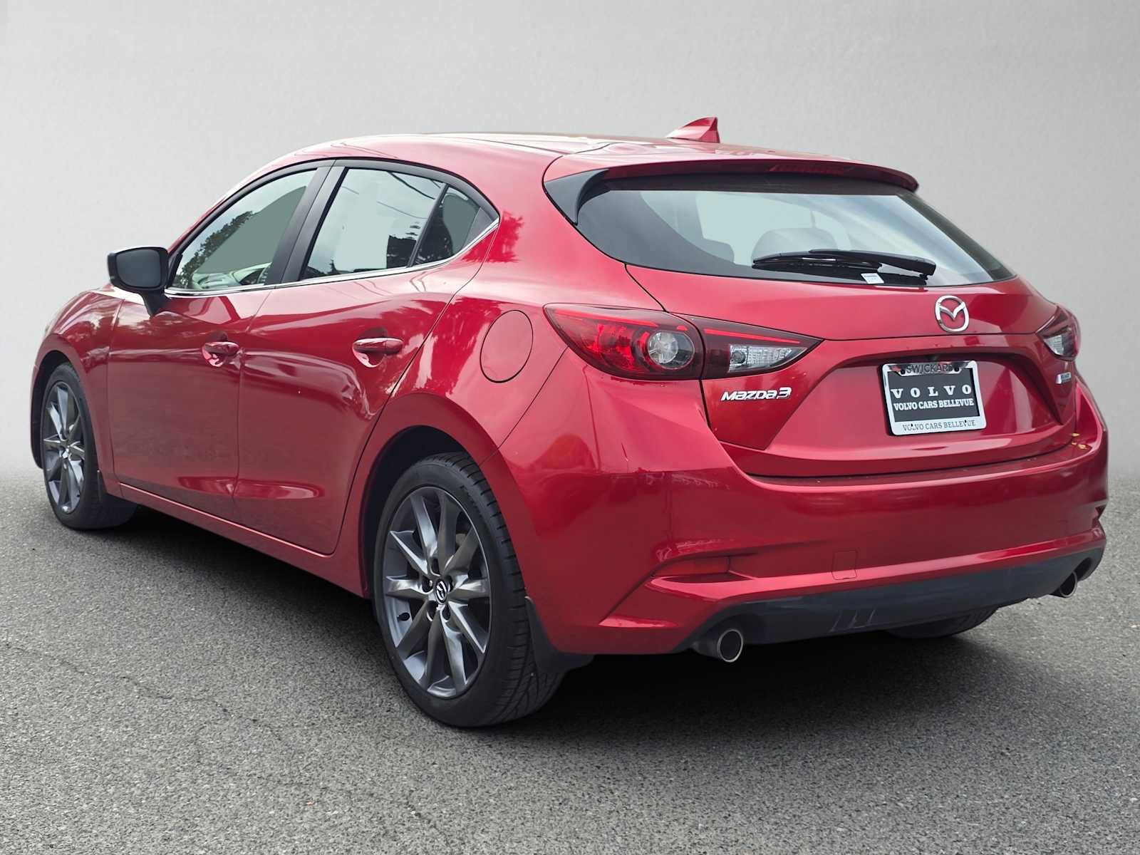 Used 2018 MAZDA MAZDA3 Touring FWD image 5