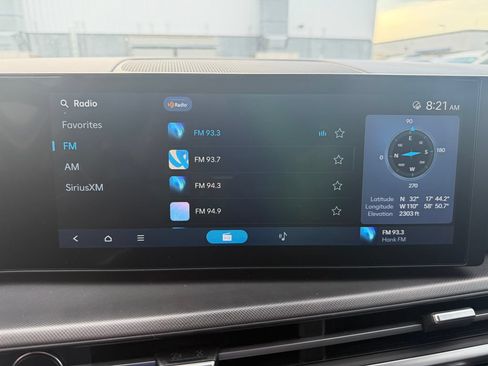Used 2025 Hyundai Santa Fe SEL FWD image 10