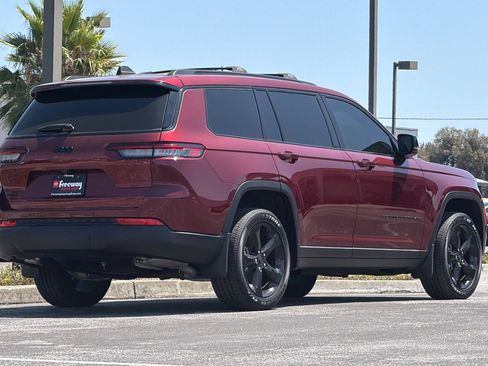 Used 2024 Jeep Grand Cherokee L Altitude AWD/4WD image 5