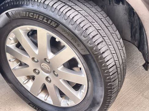 Used 2015 Chrysler Town & Country LX FWD image 23