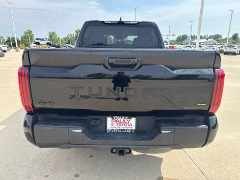 Used 2022 Toyota Tundra SR5 w/ SR5 Convenience Package AWD/4WD image 4