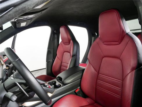 Certified 2024 Porsche Cayenne Turbo GT AWD/4WD image 5