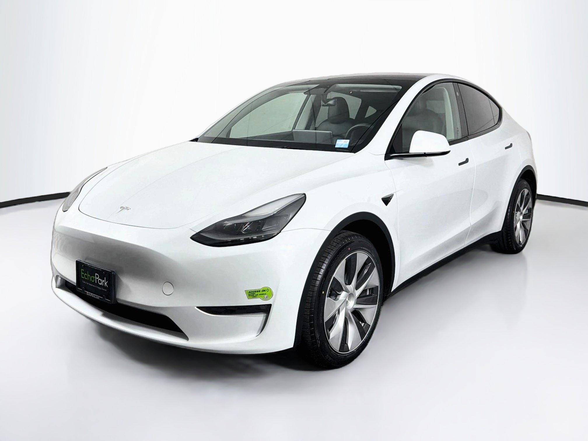 Used 2023 Tesla Model Y Long Range AWD/4WD image 3