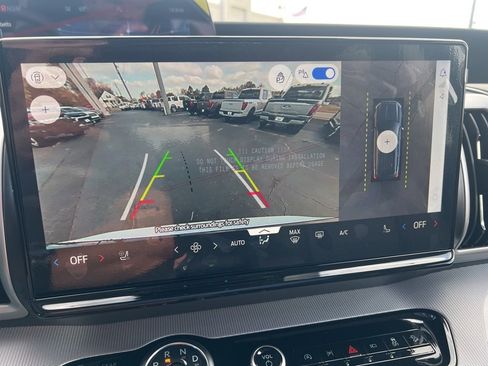 New 2025 Ford Expedition Active image 33