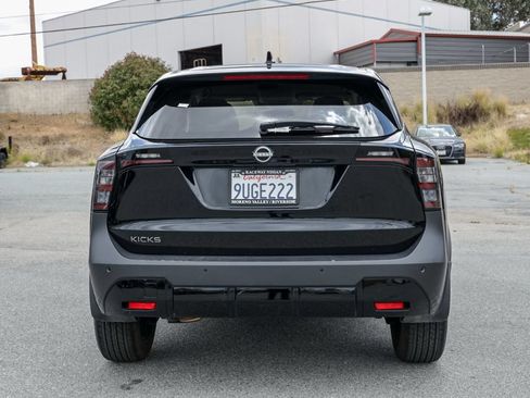 Used 2025 Nissan Kicks SV FWD image 5