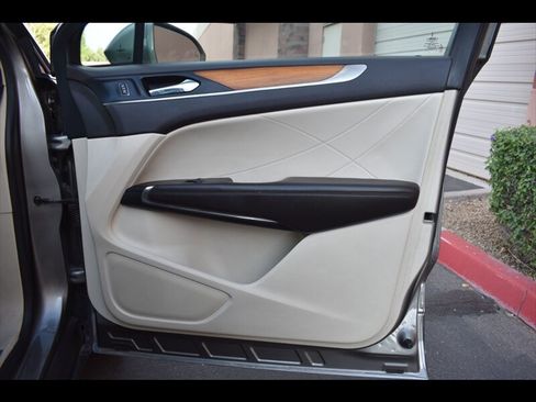 Used 2016 Lincoln MKC Reserve image 32