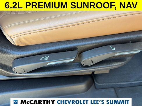 Used 2022 Cadillac Escalade ESV Premium Luxury image 40