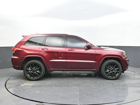 Used 2020 Jeep Grand Cherokee Altitude AWD/4WD image 6