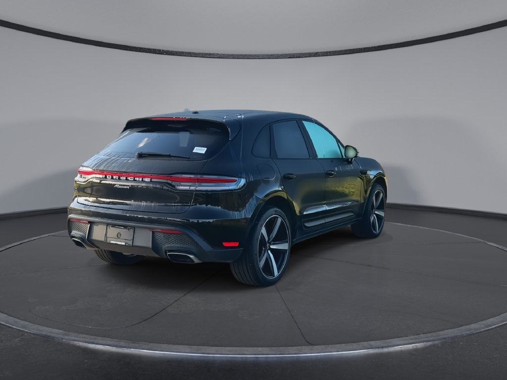 Used 2024 Porsche Macan AWD/4WD image 8