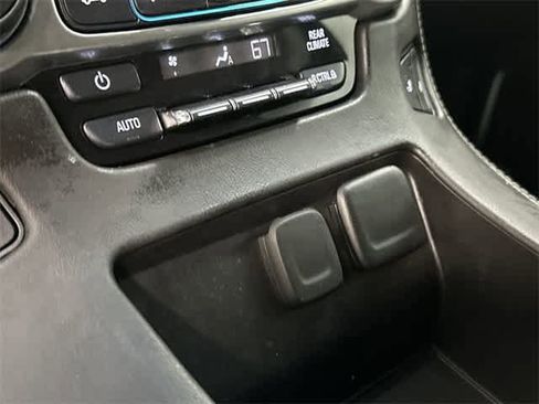 Used 2019 Chevrolet Suburban LT image 25