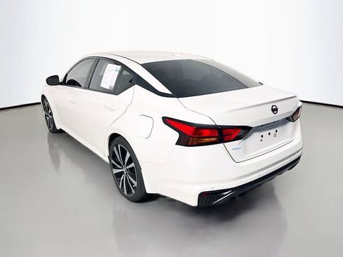 Used 2020 Nissan Altima 2.5 SR w/ Premium Package image 6