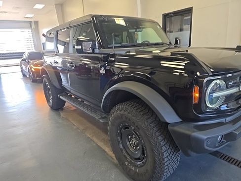 Used 2024 Ford Bronco Outer Banks AWD/4WD image 1