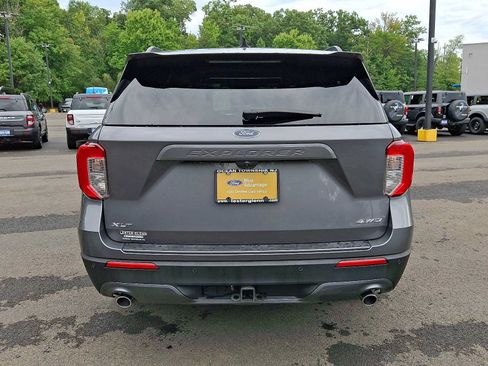 Certified 2023 Ford Explorer XLT w/ Equipment Group 202A AWD/4WD image 5