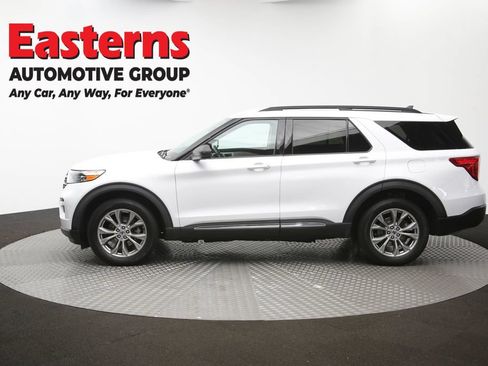 Used 2022 Ford Explorer XLT w/ Equipment Group 202A AWD/4WD image 63