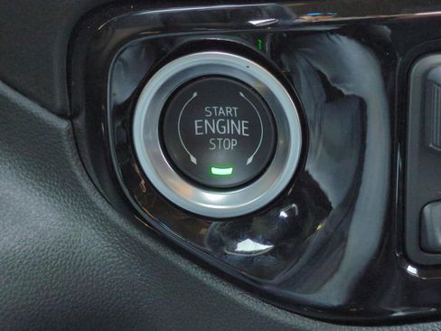 Used 2025 GMC Sierra 3500 SLT w/ SLT Premium Package image 24