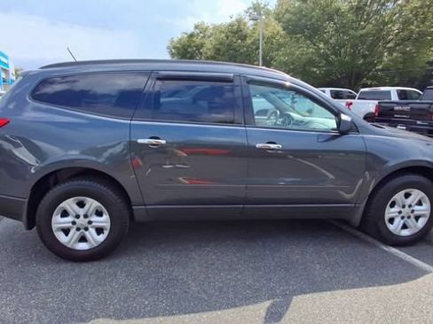 Used 2011 Chevrolet Traverse LS AWD/4WD image 9