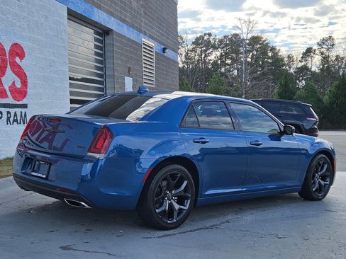 Certified 2023 Chrysler 300 Touring w/ Safetytec Plus Group image 7